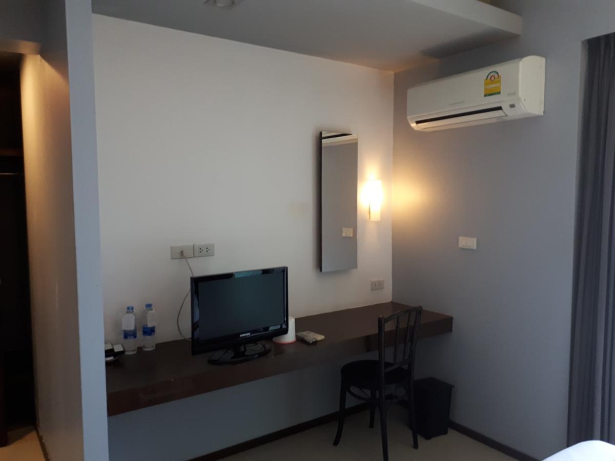 At One Inn Hualampong Bangkok Ngoại thất bức ảnh