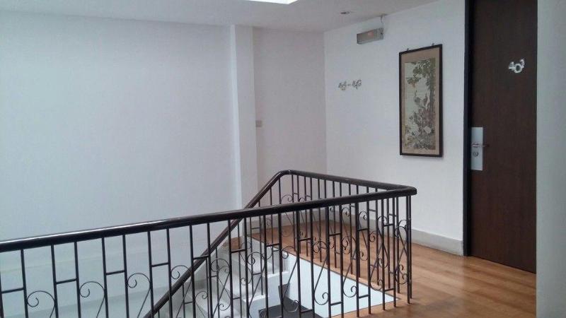 At One Inn Hualampong Bangkok Ngoại thất bức ảnh