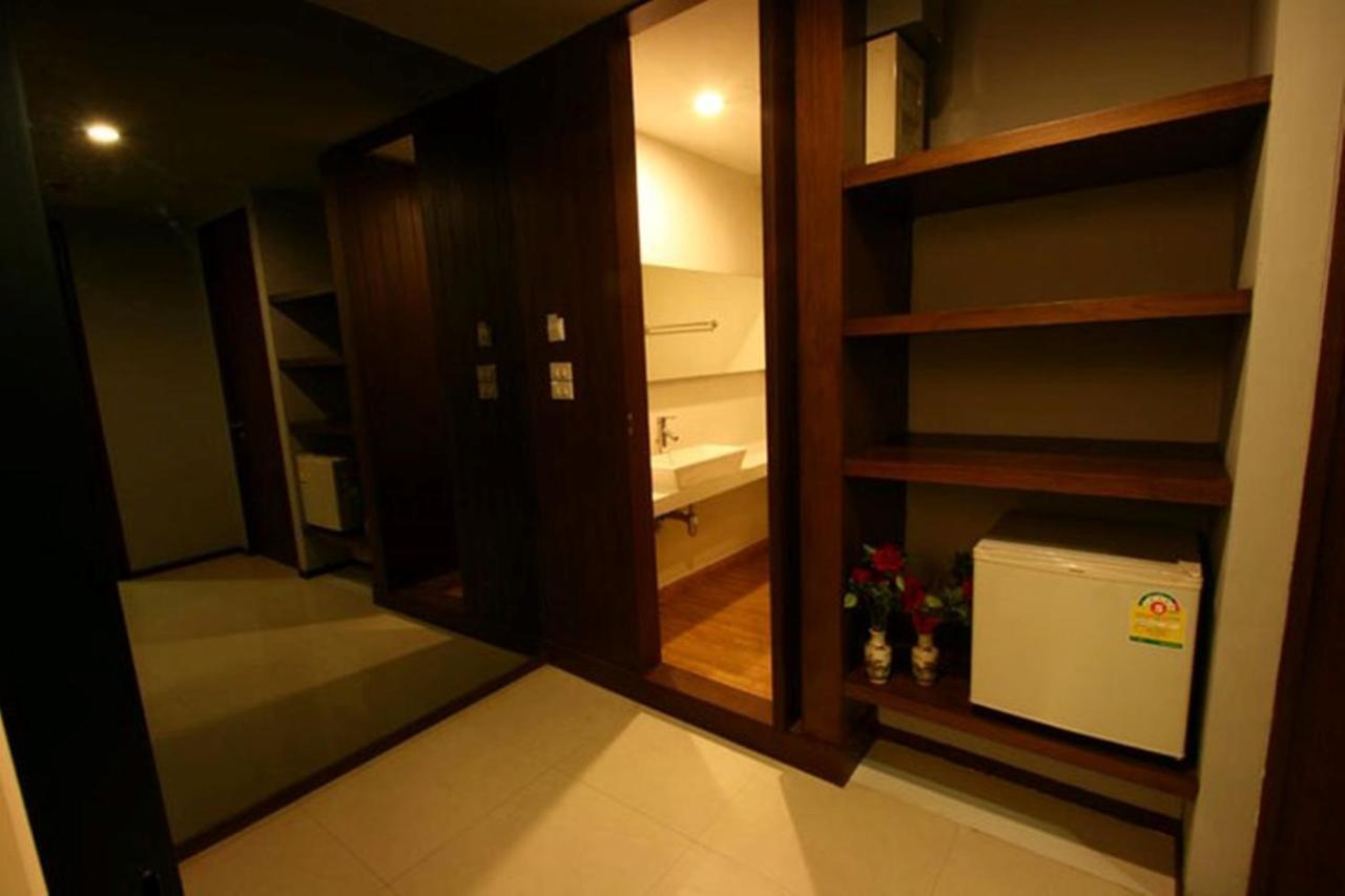At One Inn Hualampong Bangkok Phòng bức ảnh