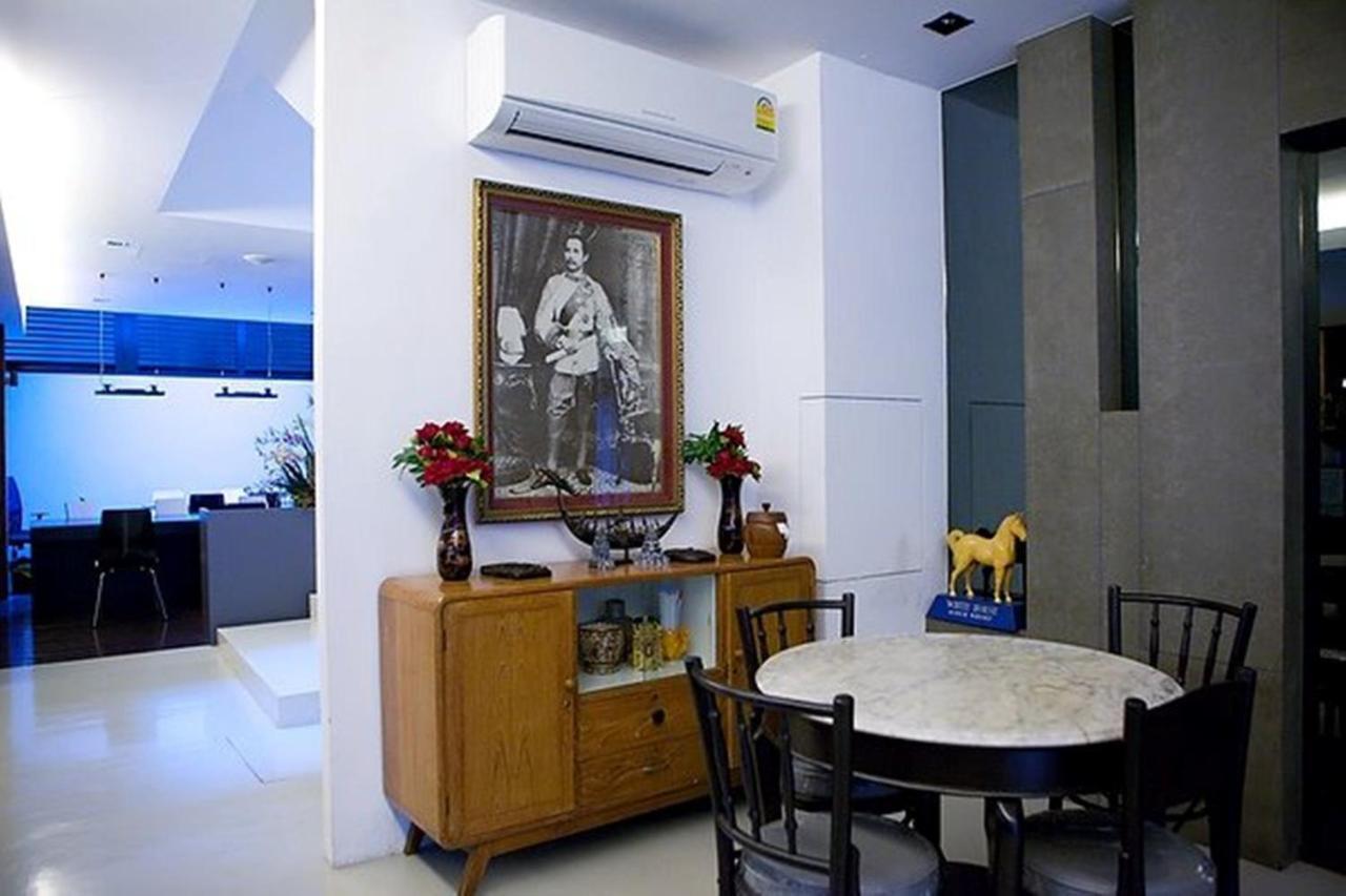 At One Inn Hualampong Bangkok Ngoại thất bức ảnh