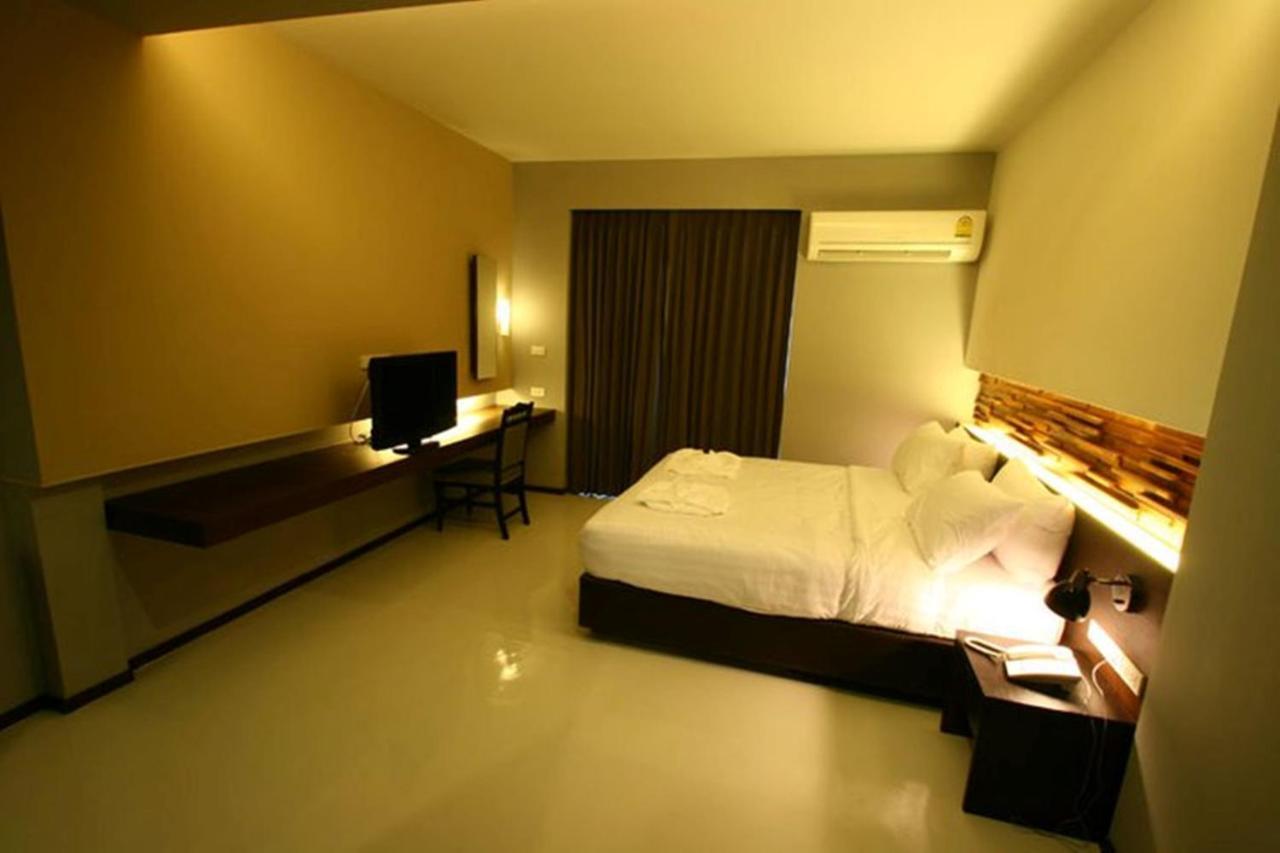 At One Inn Hualampong Bangkok Phòng bức ảnh
